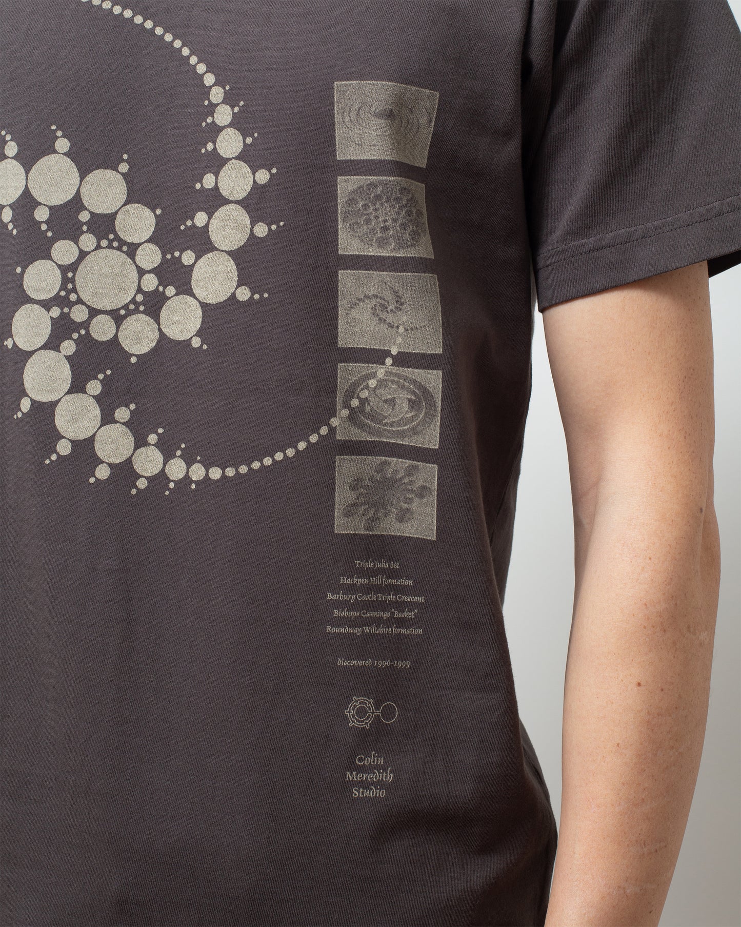 Crop Circle T-shirt Peat