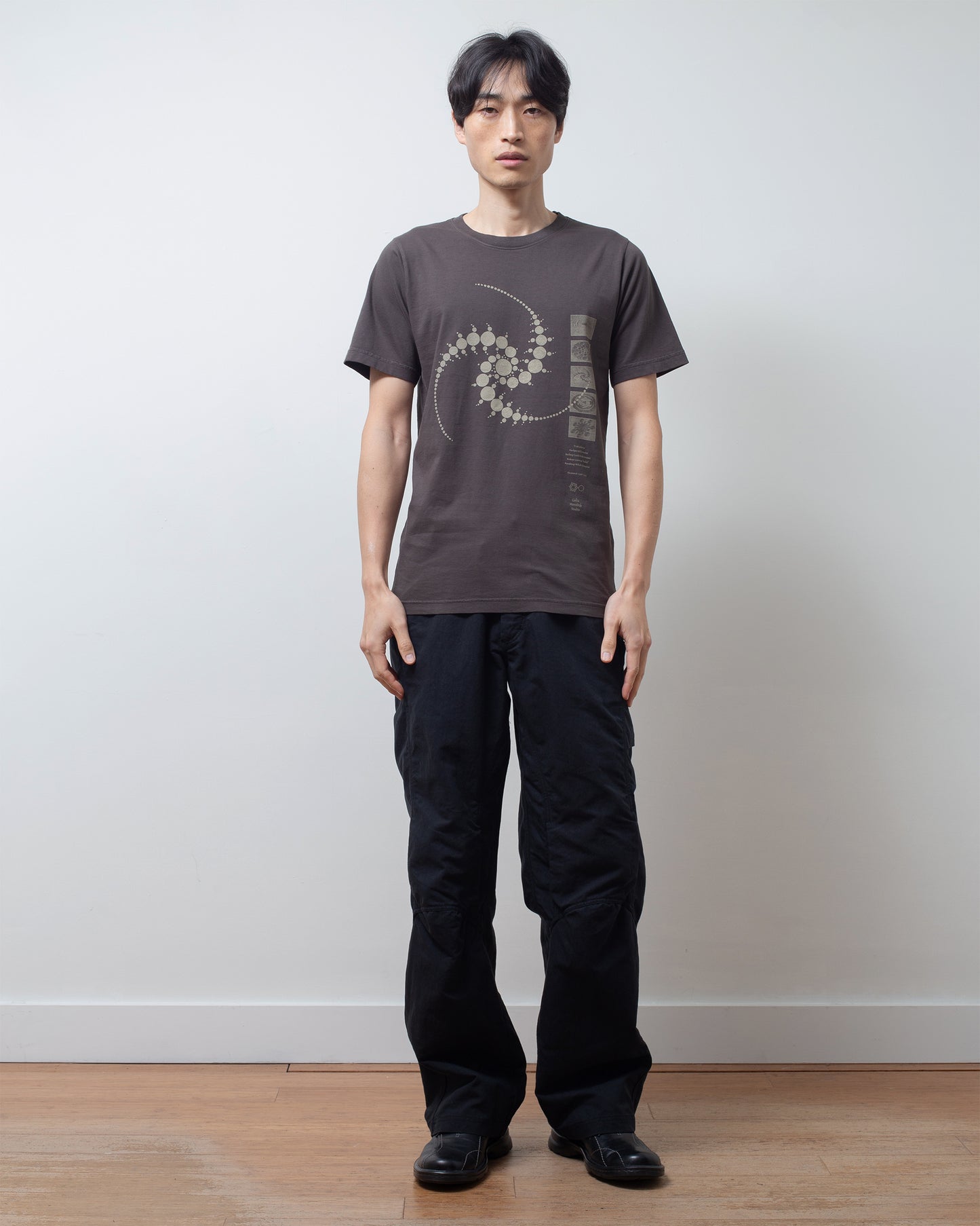 Crop Circle T-shirt Peat